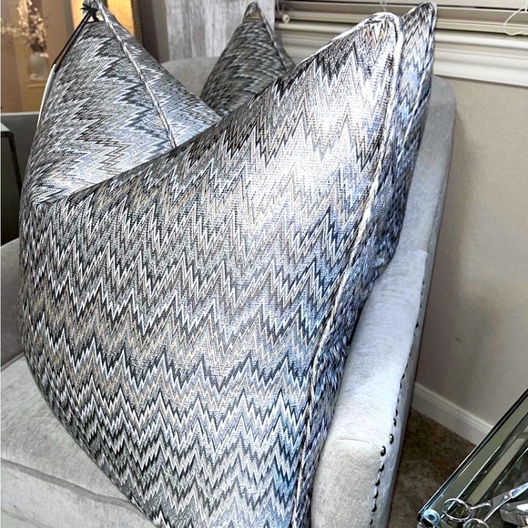 1-NWT CALLISTO HOME DECORATIVE PILLOW (please read description for details) - Picture 3 of 14